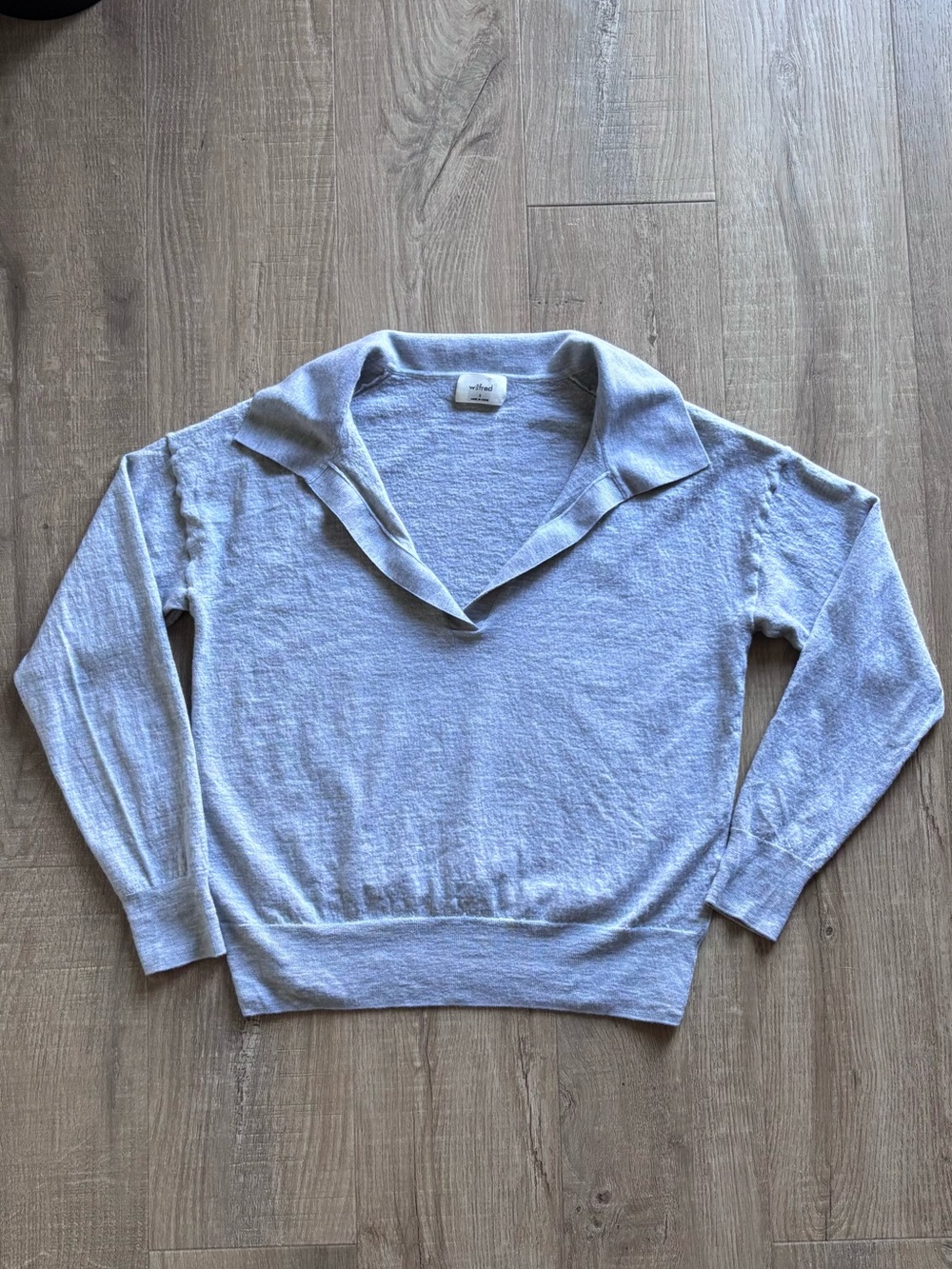 Wilfred Clara Wool Waist V-Neck Collared Sweater in Grey